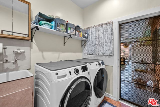 1558 N Kenmore Avenue, Los Angeles, CA 90027