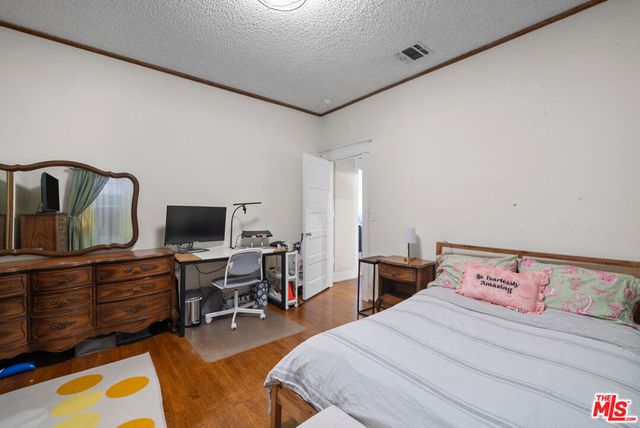 1558 N Kenmore Avenue, Los Angeles, CA 90027