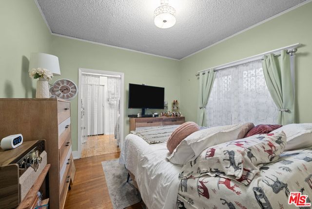 1558 N Kenmore Avenue, Los Angeles, CA 90027