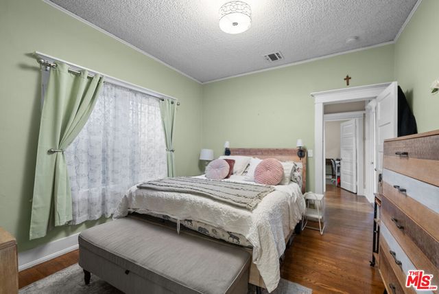 1558 N Kenmore Avenue, Los Angeles, CA 90027