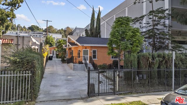 1558 N Kenmore Avenue, Los Angeles, CA 90027