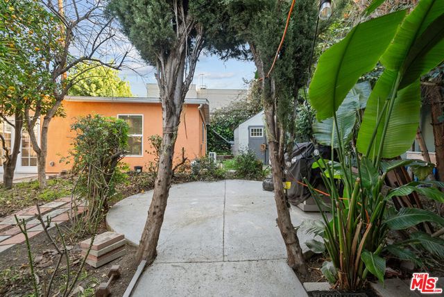 1558 N Kenmore Avenue, Los Angeles, CA 90027