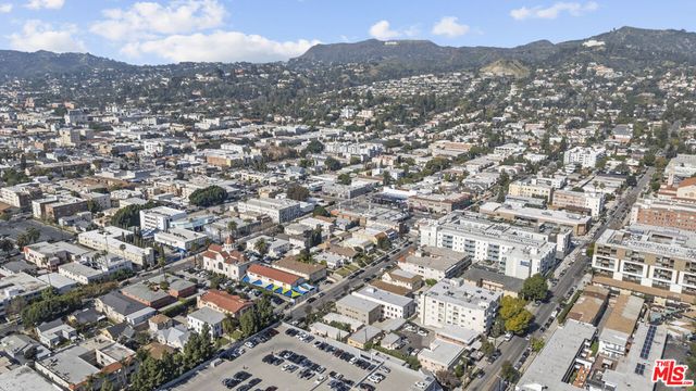 1558 N Kenmore Avenue, Los Angeles, CA 90027