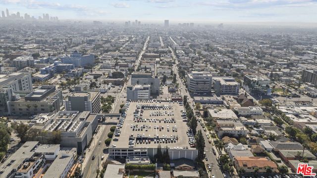 1558 N Kenmore Avenue, Los Angeles, CA 90027