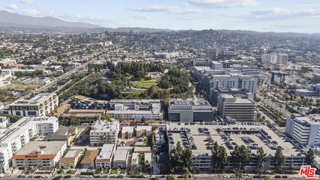 1558 N Kenmore Avenue, Los Angeles, CA 90027