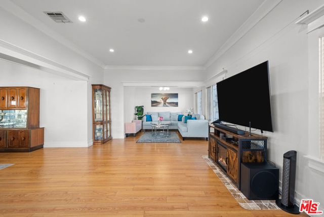 1558 N Kenmore Avenue, Los Angeles, CA 90027