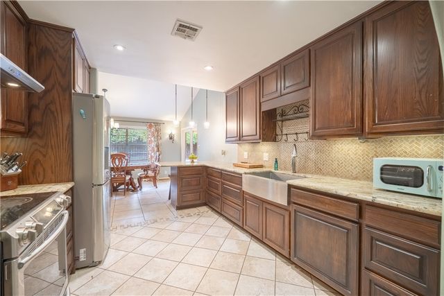 1519 Delwood, Alice, TX 78332