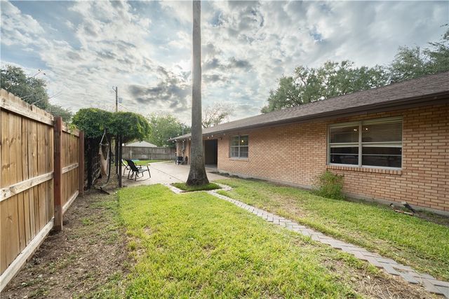 1519 Delwood, Alice, TX 78332
