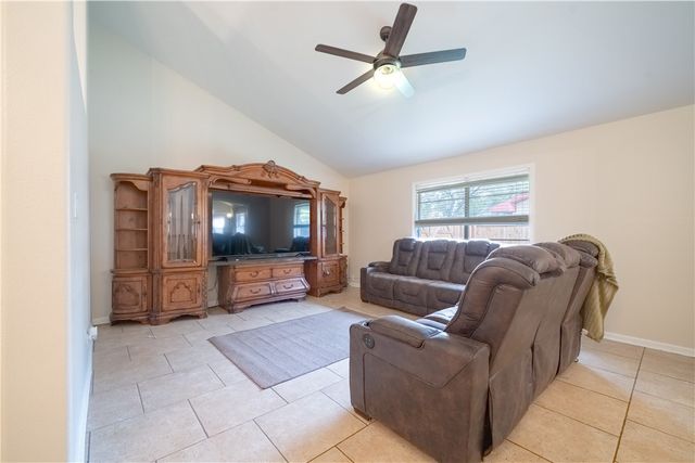 1519 Delwood, Alice, TX 78332