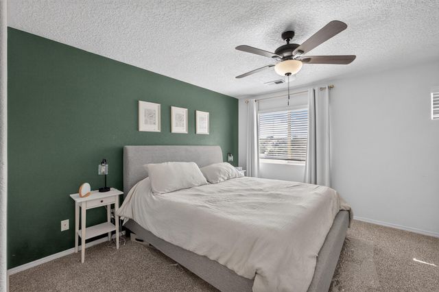 33 Hermanos Loop, Los Lunas, NM 87031