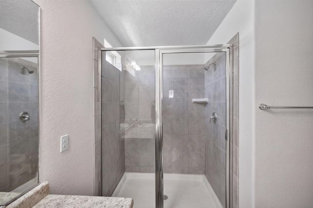 33 Hermanos Loop, Los Lunas, NM 87031