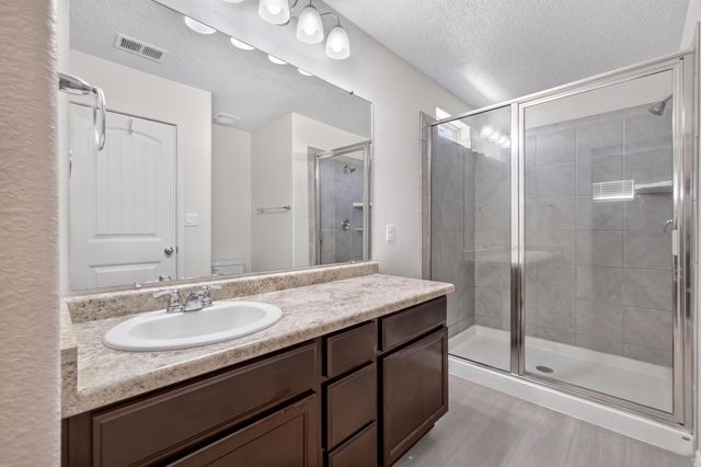 33 Hermanos Loop, Los Lunas, NM 87031
