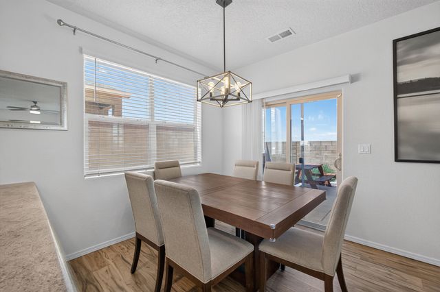 33 Hermanos Loop, Los Lunas, NM 87031