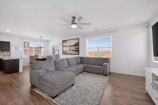 33 Hermanos Loop, Los Lunas, NM 87031
