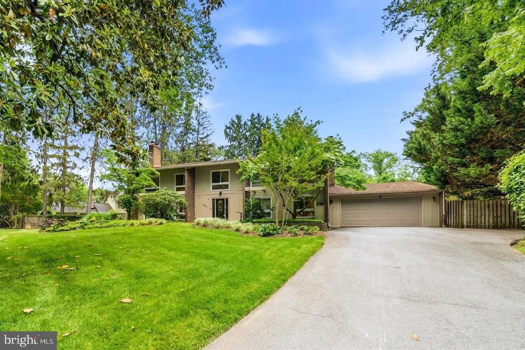 8566 BRICKYARD RD, Potomac, MD 20854