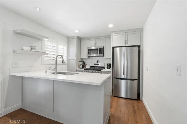 320 Hermosa 101, Hermosa Beach, CA 90254