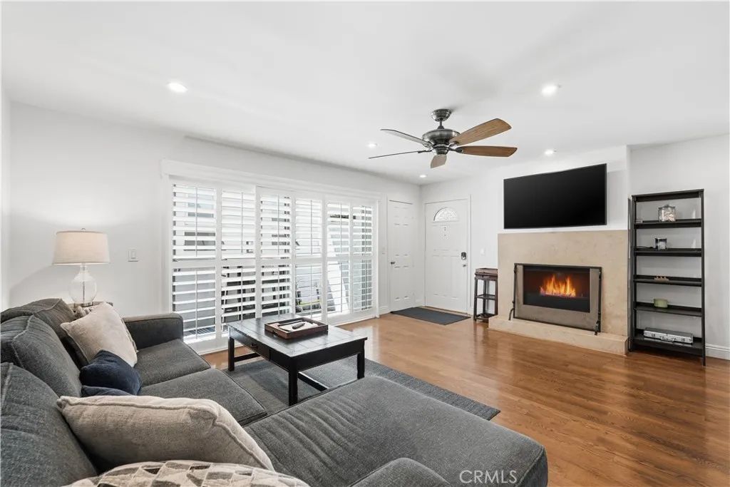 320 Hermosa 101, Hermosa Beach, CA 90254