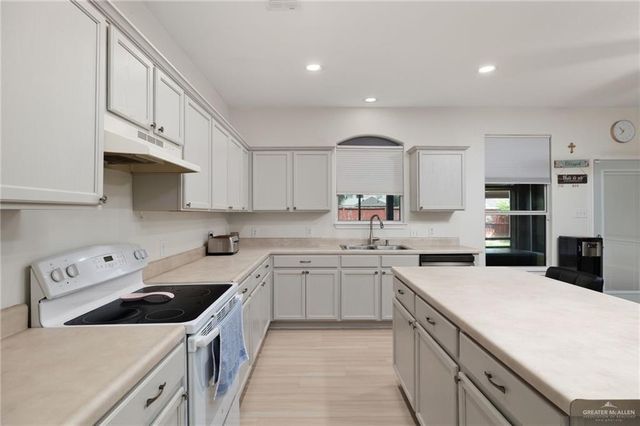 4200 Santa Olivia Street, Mission, TX 78572