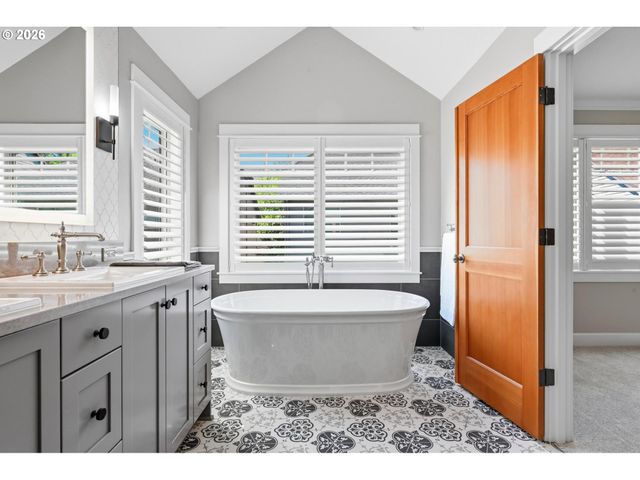16461 Sw 132ND Ter, Tigard, OR 97224