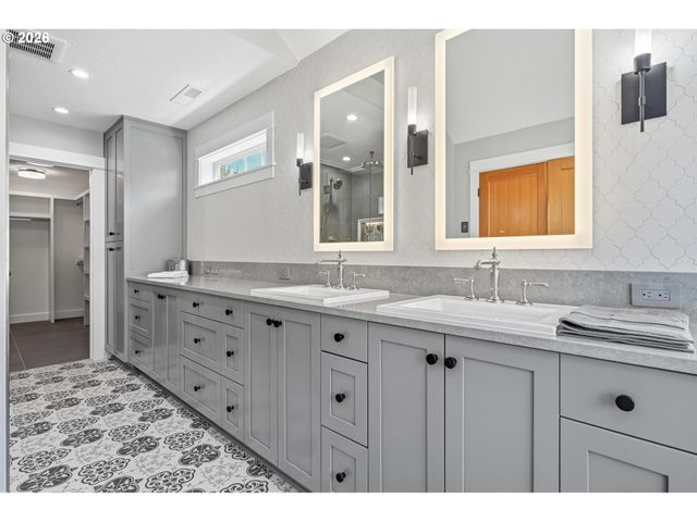16461 Sw 132ND Ter, Tigard, OR 97224
