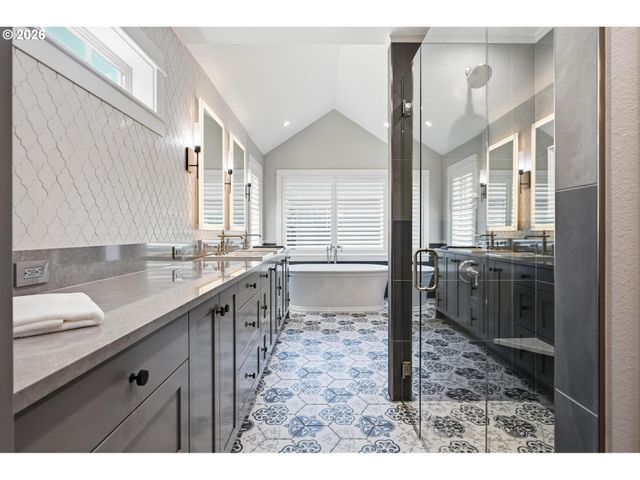 16461 Sw 132ND Ter, Tigard, OR 97224