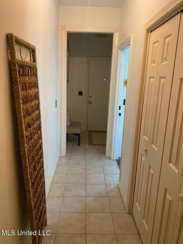 124 N Brighton Drive, Jackson, MS 39211