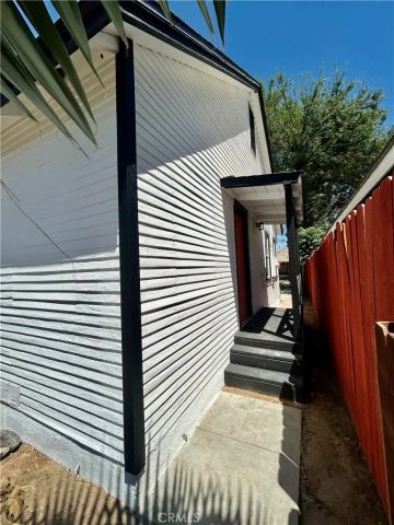 112 Woodrow Avenue, Bakersfield, CA 93308