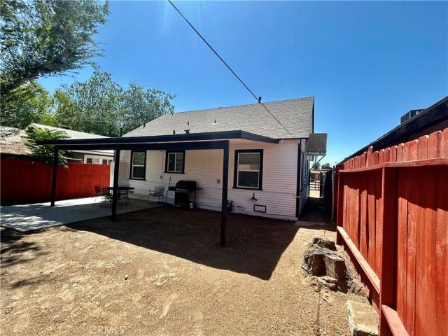 112 Woodrow Avenue, Bakersfield, CA 93308