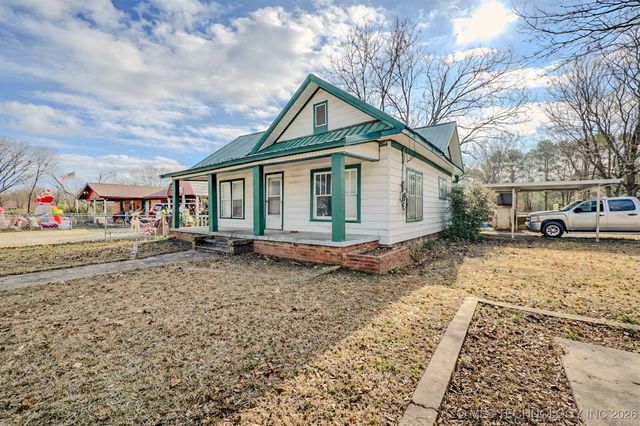 402 E Main Street, Wilburton, OK 74578