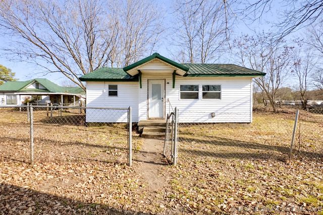 402 E Main Street, Wilburton, OK 74578