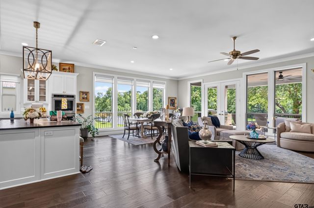 852 Laguna Dr., Tyler, TX 75703