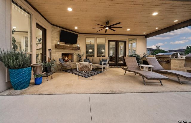 852 Laguna Dr., Tyler, TX 75703