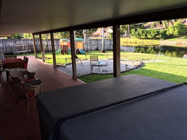 8421 SW 28th St 0, Davie, FL 33328