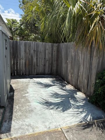 317 N H Street B, Lake Worth Beach, FL 33460