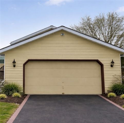 325 Meadowbrook Parkway East, Horseheads, NY 14845