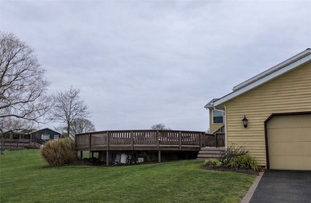 325 Meadowbrook Parkway East, Horseheads, NY 14845