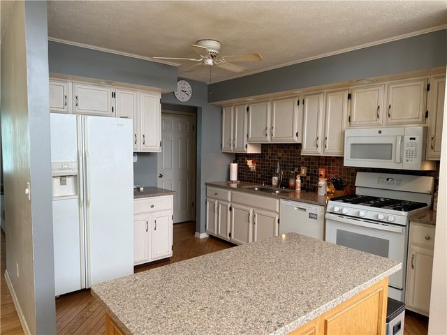 325 Meadowbrook Parkway East, Horseheads, NY 14845