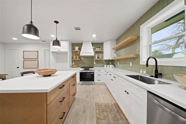 10903 Dunlap Street, Houston, TX 77096