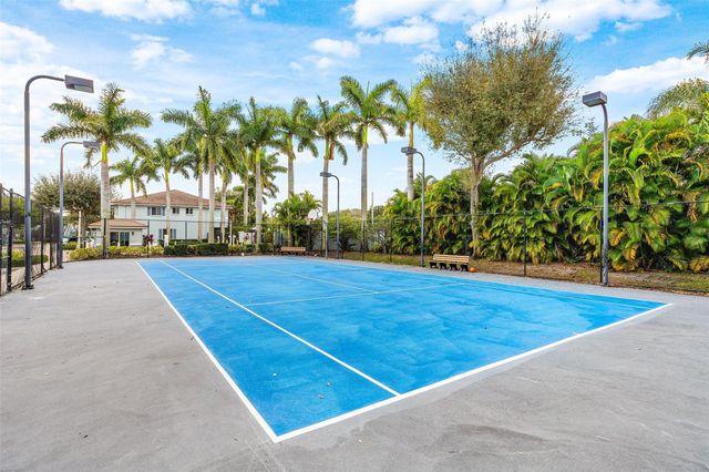 1992 Alamanda Way, Riviera Beach, FL 33404