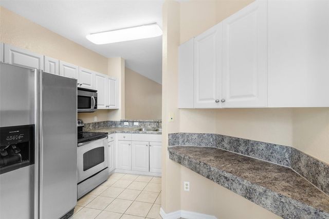 1992 Alamanda Way, Riviera Beach, FL 33404