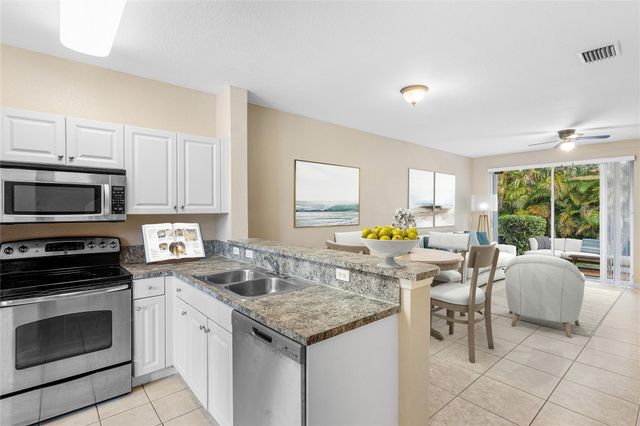 1992 Alamanda Way, Riviera Beach, FL 33404