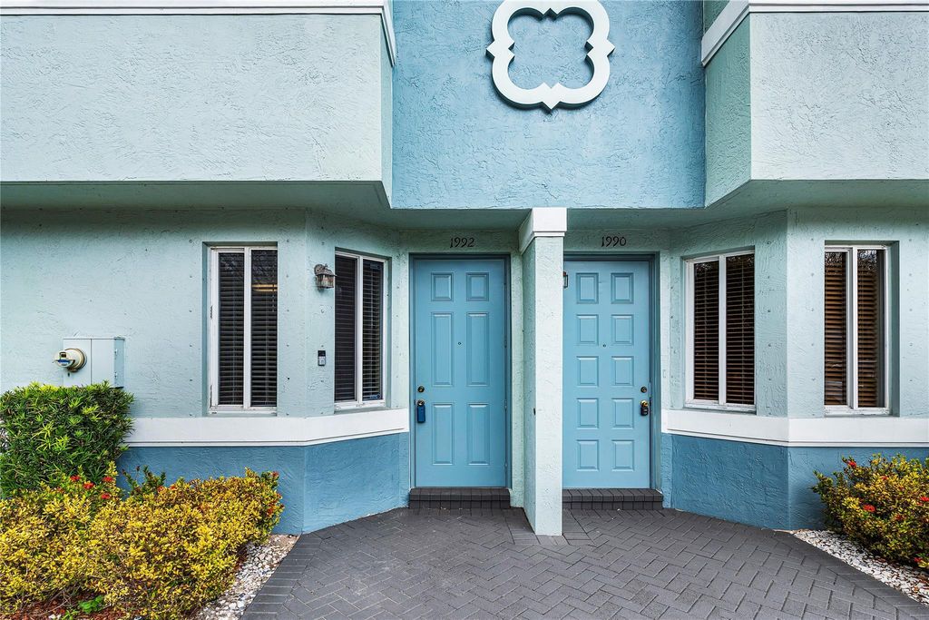 1992 Alamanda Way, Riviera Beach, FL 33404