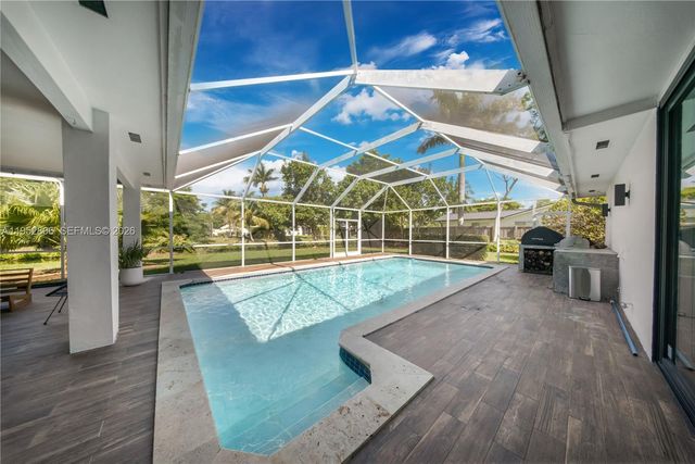 16900 SW 87th Ave, Palmetto Bay, FL 33157