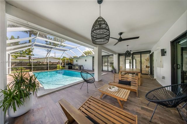 16900 SW 87th Ave, Palmetto Bay, FL 33157