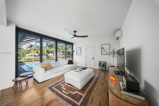 16900 SW 87th Ave, Palmetto Bay, FL 33157