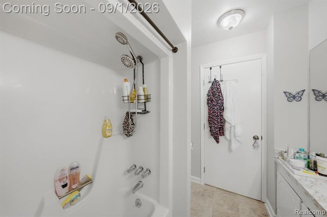 36018 Chapel Court, Clinton Township, MI 48035