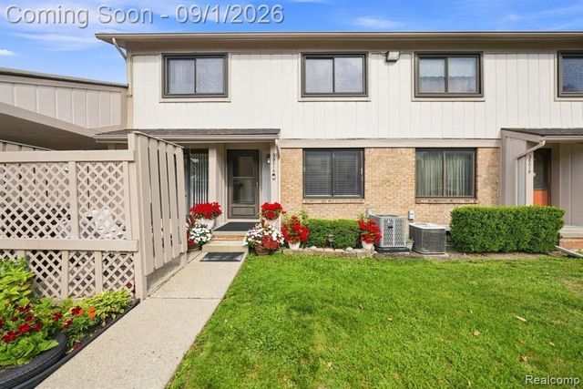 36018 Chapel Court, Clinton Township, MI 48035