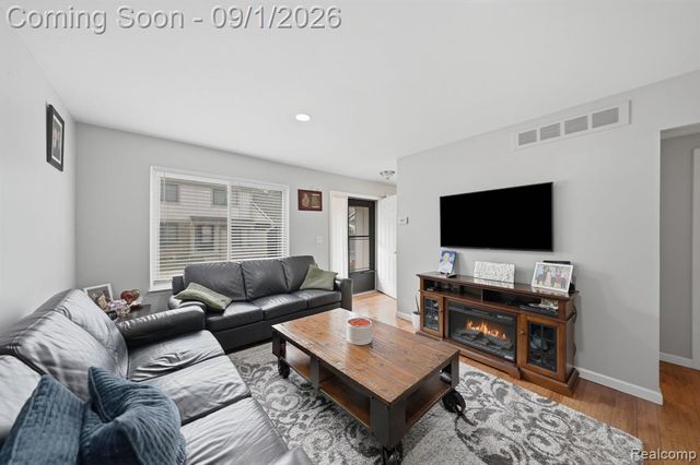 36018 Chapel Court, Clinton Township, MI 48035