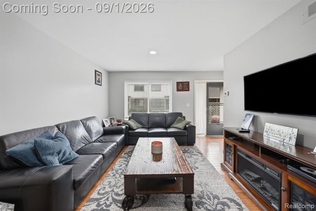 36018 Chapel Court, Clinton Township, MI 48035