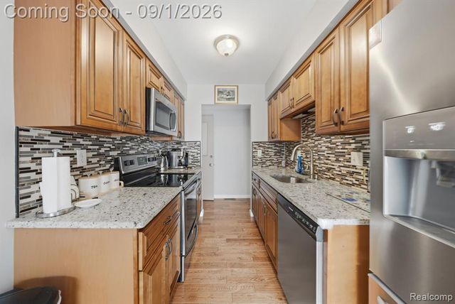 36018 Chapel Court, Clinton Township, MI 48035